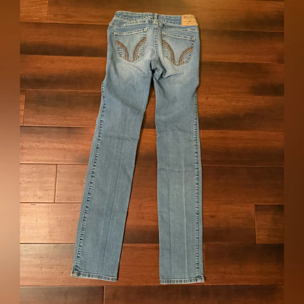 Hollister Light Blue Denim Jeans - Picture 3 of 3